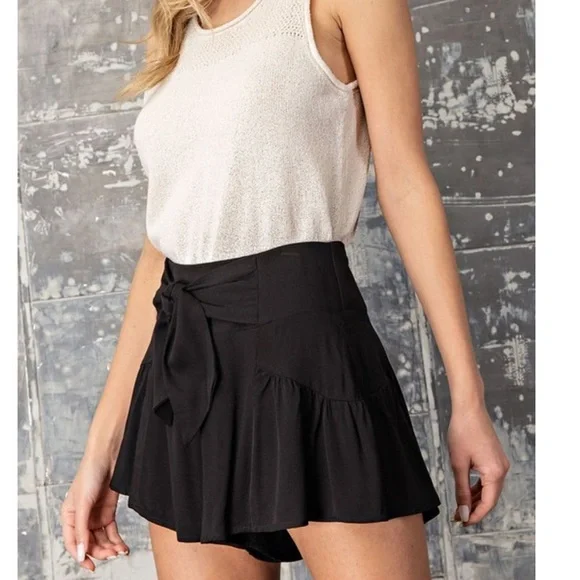 Boutique Ruffle Shorts Womens Small Tie Bow Flowy Smocked high waisted festival - Picture 4 of 7